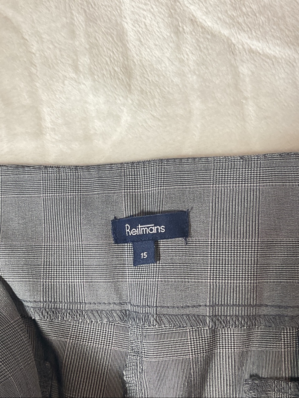 Reitmans Gray Plaid Capris - Picture 5 of 5